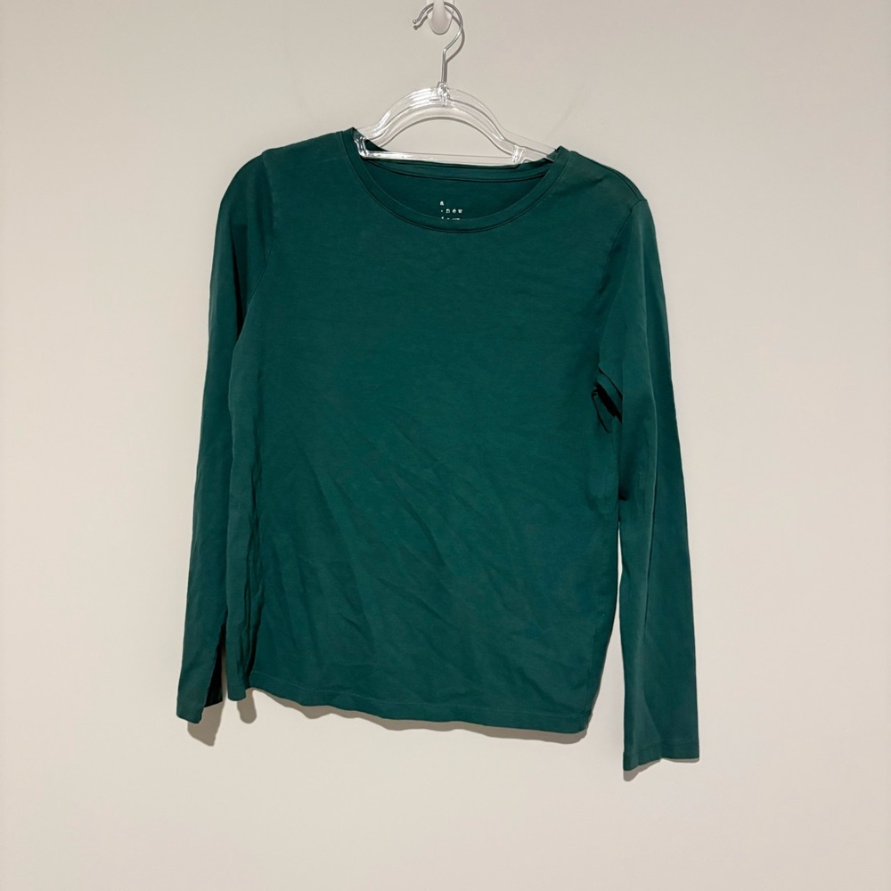 A new day crew neck long sleeve t shirt green size XS‎